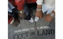 moneybagg yo and g herbo release trap anthem feet on land moneybagg yo and g herbo release trap anthem feet on land