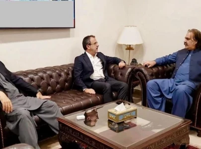 gandapur centre to jointly address k p power woes