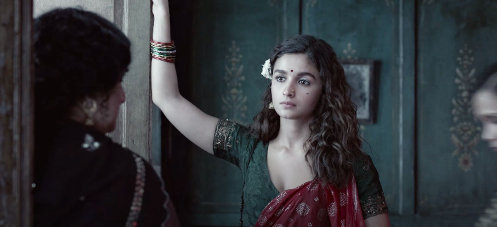 Alia Bhatt Ka Sex - Alia Bhatt's phenomenal take on Gangubai Kathiawadi