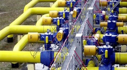 power play petroleum ministry stands ground on lng project