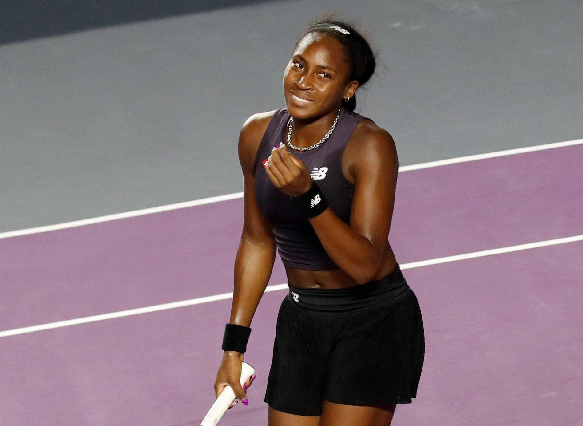 insane gauff powers into auckland semi finals