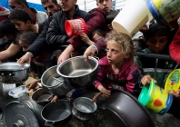 palestinians with children wait to receive food cooked by a charity kitchen amid shortages of food supplies as the ongoing conflict between israel and the palestinian islamist group hamas continues in rafah in the southern gaza strip february 13 2024 photo reuters palestinians with children wait to receive food cooked by a charity kitchen amid shortages of food supplies as the ongoing conflict between israel and the palestinian islamist group hamas continues in rafah in the southern gaza strip february 13 2024 photo reuters