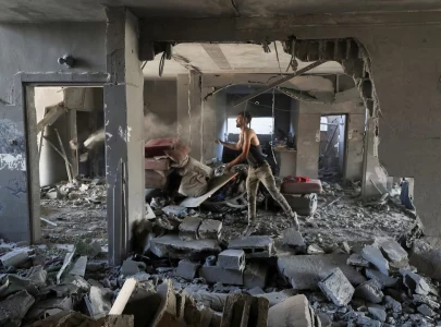 15 killed in gaza as trump awaits hamas reply to truce proposal