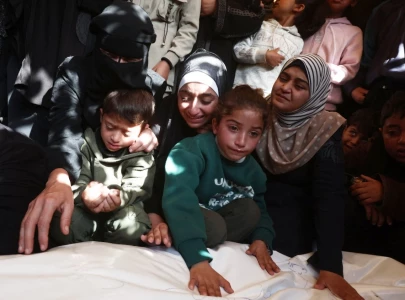 new wave of israeli strikes kill 4 palestinians in gaza