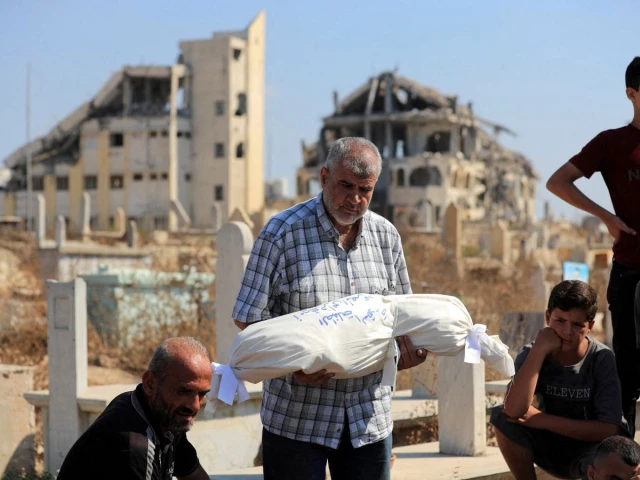 Israeli airstrike kills family of six in Gaza, medics say Israeli airstrike kills family of six in Gaza, medics say