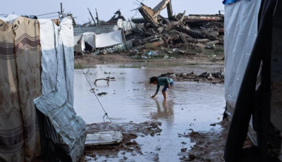 thousands of flood prone tents and homemade shelters now line areas cleared of rubble in gaza photo afp