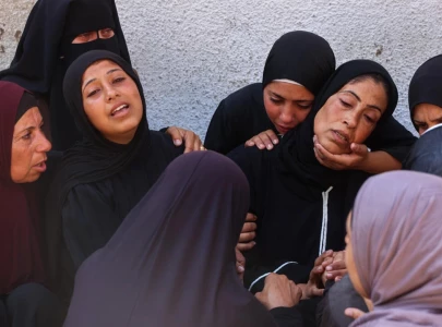 gaza rescuers say 33 killed by israel fire