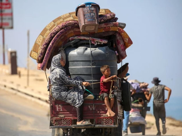 palestinians transport their belongings as they evacuate gaza city towards southern areas of the coastal gaza strip on september 11 2025 israel s military said on september 9 it will act with great force in gaza city and told residents to leave as it stepped up a deadly assault on the palestinian territory s largest urban centre photo afp palestinians transport their belongings as they evacuate gaza city towards southern areas of the coastal gaza strip on september 11 2025 israel s military said on september 9 it will act with great force in gaza city and told residents to leave as it stepped up a deadly assault on the palestinian territory s largest urban centre photo afp