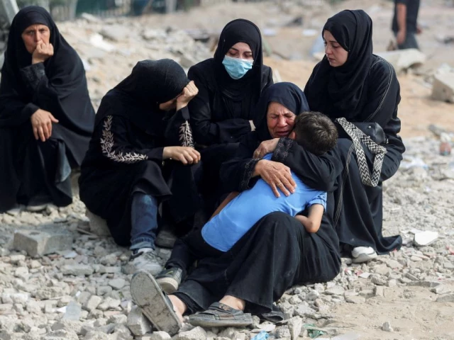 mourners react during the funeral of palestinians killed in israeli fire according to medics at al shifa hospital in gaza city august 28 2025 photo reuters mourners react during the funeral of palestinians killed in israeli fire according to medics at al shifa hospital in gaza city august 28 2025 photo reuters