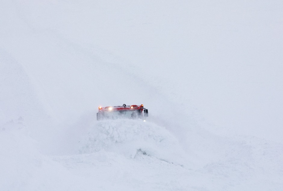 A snowcat drives through the snow at the valley station of the Hochkar cable car at 1380 m altitude in Hochkar, Lower Austria. PHOTO: AFP