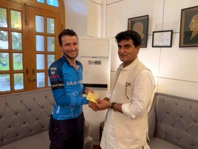 punjab govt compensates german tourist with rs500 000 after lahore robbery