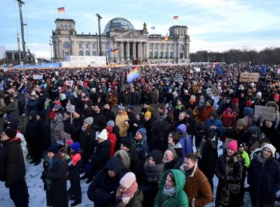 hundreds of thousands demonstrate against right wing extremism in germany