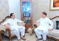 pm gilani visited qadir s residence in bani gala and sought his cooperation for the success of the new government photo author pm gilani visited qadir s residence in bani gala and sought his cooperation for the success of the new government photo author