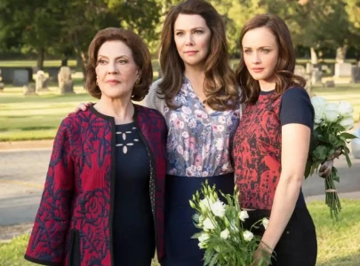 could there be a gilmore girls christmas movie could there be a gilmore girls christmas movie