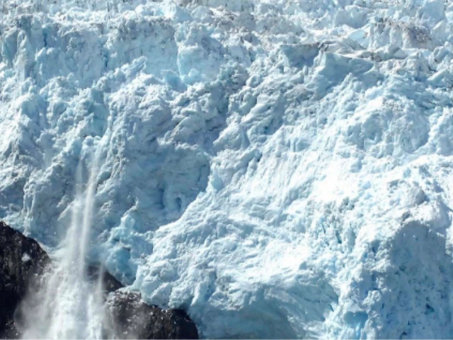 Rate of glacier area loss increases to 4.9%