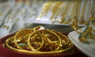 gold scales new peak of rs115 000 per tola gold scales new peak of rs115 000 per tola