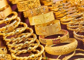 gold prices soar to all time high in pakistan reaching rs314 000 per tola