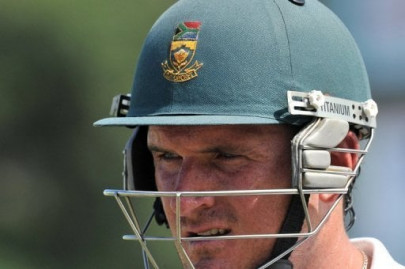 laxman stabilises india