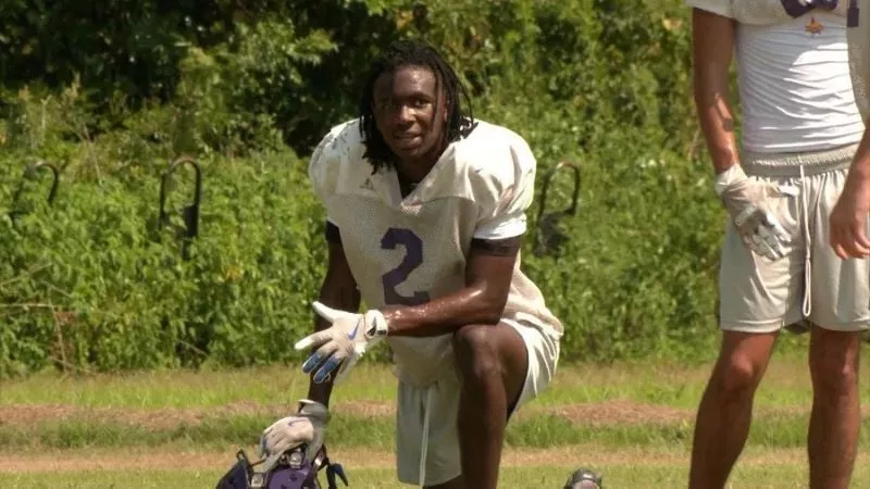 florida high school footballer dies after collapsing during game florida high school footballer dies after collapsing during game