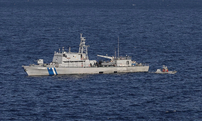 a greek coast guard ship takes part in a search and rescue operation following a shipwreck off the island of samos greece in november 2024 photo reuters a greek coast guard ship takes part in a search and rescue operation following a shipwreck off the island of samos greece in november 2024 photo reuters