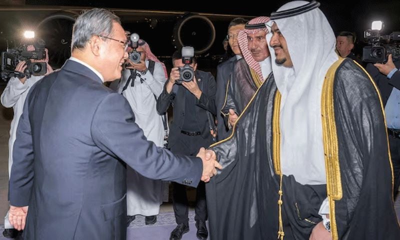 china s premier li qiang met in riyadh with gcc secretary general jasem al budaiwi for free trade negotiations photo reuters