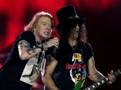 old guns n roses show where fans beat giant trump pi ata gains traction again