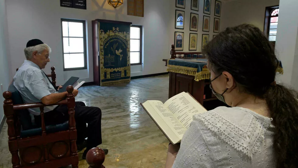 bahrain s jews worship in public for first time in decades bahrain s jews worship in public for first time in decades