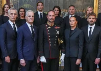 norway s king haakon and crown princess ingrid alexandra pose with prime minister jonas gahr stoere and cabinet ministers during an extraordinary cabinet meeting at the royal palace following the death of king harald in oslo norway august 28 2026 ntb lise aserud via reuters