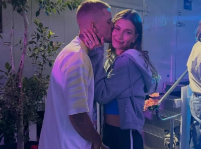 hailey bieber says she s all good on apologies amid praise after bieberchella