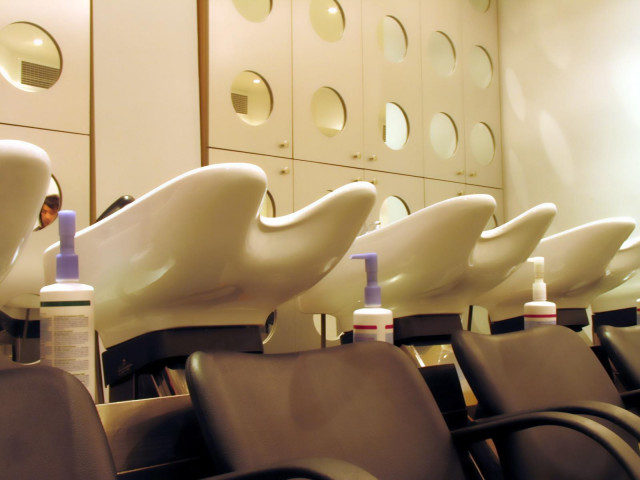 hair washing robot with 16 fingers unveiled hair washing robot with 16 fingers unveiled