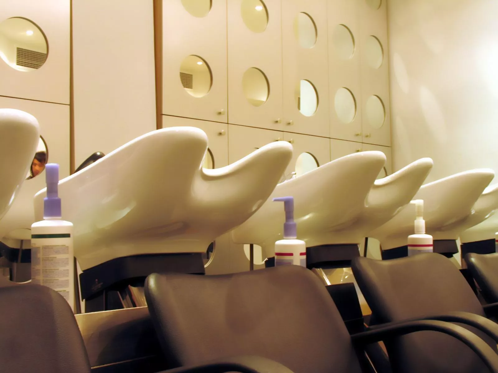 hair washing robot with 16 fingers unveiled hair washing robot with 16 fingers unveiled
