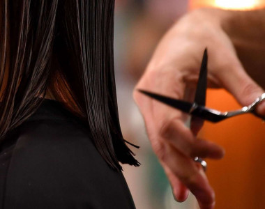 india salon fined 271000 for botching model s haircut india salon fined 271000 for botching model s haircut