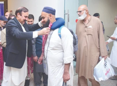 1st post hajj flight carrying 340 pilgrims arrives