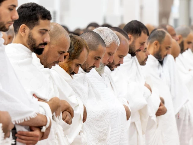 over 115 000 pakistani pilgrims travelled to saudi arabia this year to perform the annual pilgrimage photo courtesy harmain over 115 000 pakistani pilgrims travelled to saudi arabia this year to perform the annual pilgrimage photo courtesy harmain