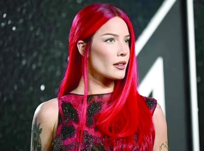 halsey disses kanye before performing tokyo narita on back to badlands tour