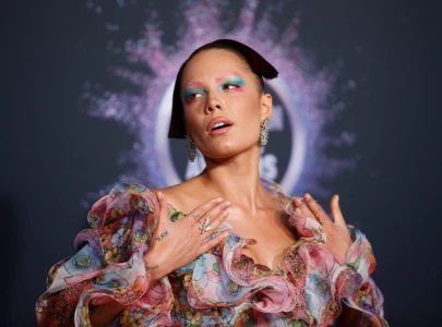 halsey claims music label blocked new album due to disappointing sales numbers