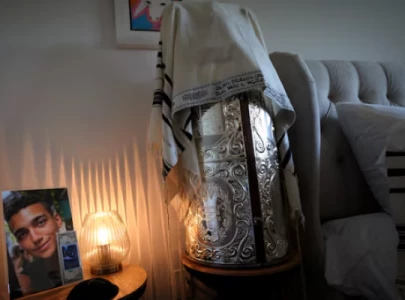 hamas says it lost contact with group holding israeli american hostage edan alexander