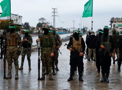 hamas pledges to free 10 living hostages