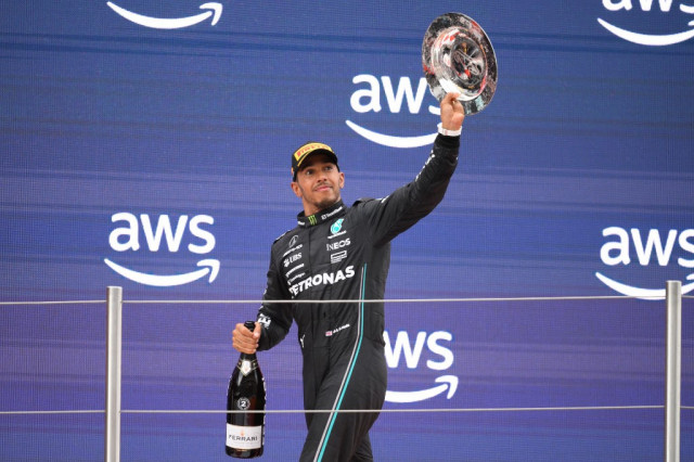 hamilton ready to sign new mercedes contract hamilton ready to sign new mercedes contract