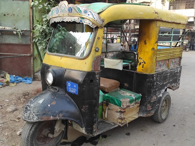 old auto rickshaws running strong old auto rickshaws running strong