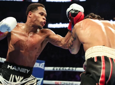 haney dominates prograis to grab wbc title