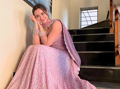 it can be daunting hania aamir opens up on fame after mere humsafar