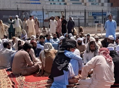 hanna urak sit in enters fifth day