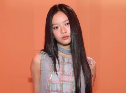 newjeans hanni re debuts blonde hair at 2024 kgma