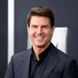 tom cruise watches tenet in theatre says he loved it tom cruise watches tenet in theatre says he loved it