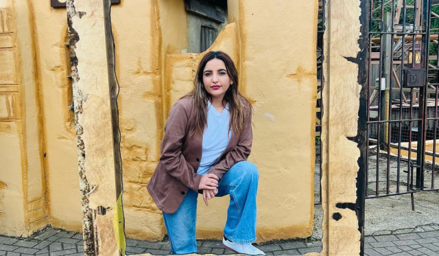 hareem shah teases bigg boss season 17 invite asks fans if she should go hareem shah teases bigg boss season 17 invite asks fans if she should go