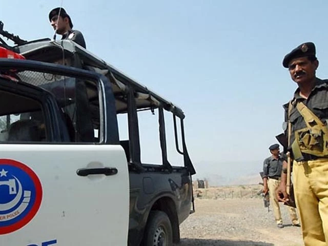 trio held in haripur fake lift fraud