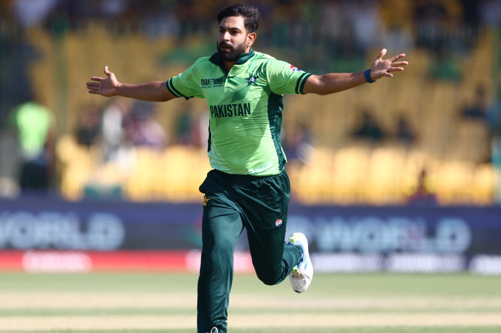 pakistan s fast bowler haris rauf