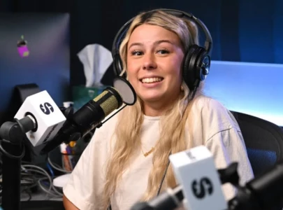 rug pull in crypto explained as hawk tuah memecoin collapse affects crypto community