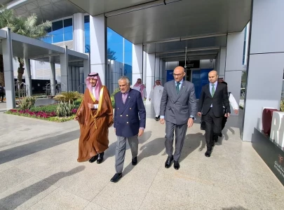 dar arrives in riyadh for meeting of arab muslim fms amid middle east crisis